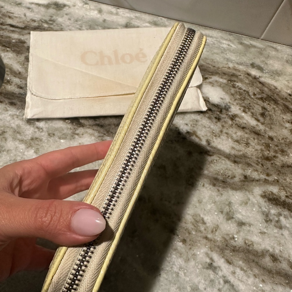 Chloe Cream Wallet - Picture 3 of 8